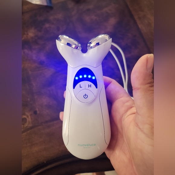 Nuovaluce Anti Aging Microcurrent  - Picture 2 of 5